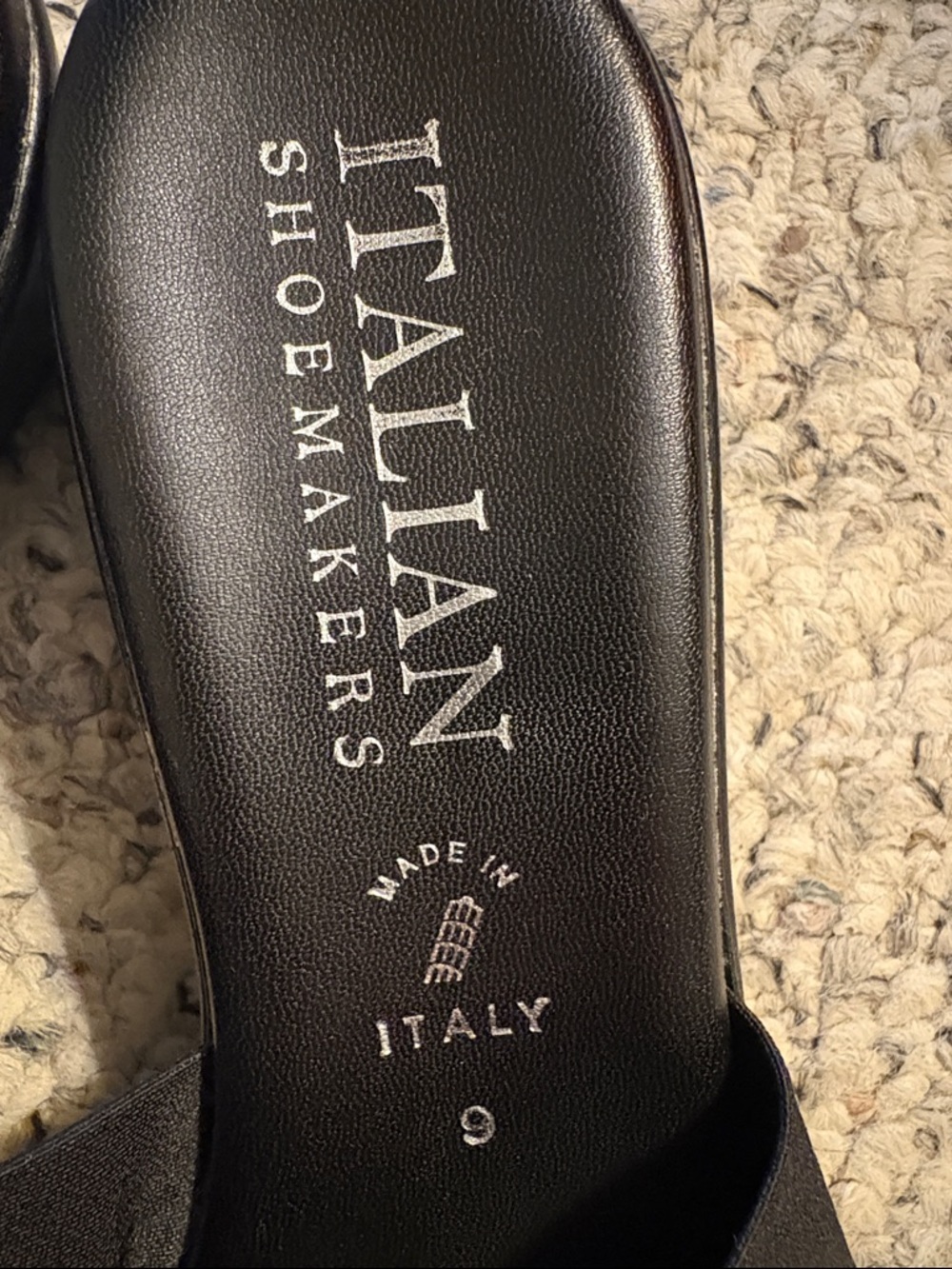 Italian Shoemakers Black Slide Mules - Picture 2 of 4